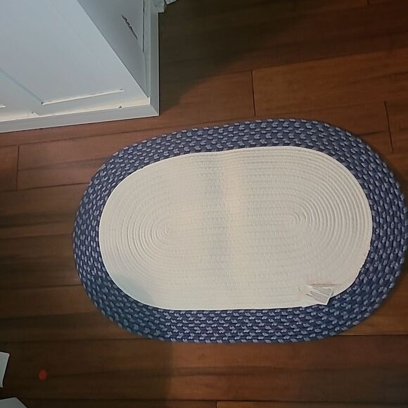 Snowman Rug - Picture 3 of 4